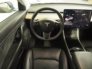 Sedan Tesla Model 3 16 av 21