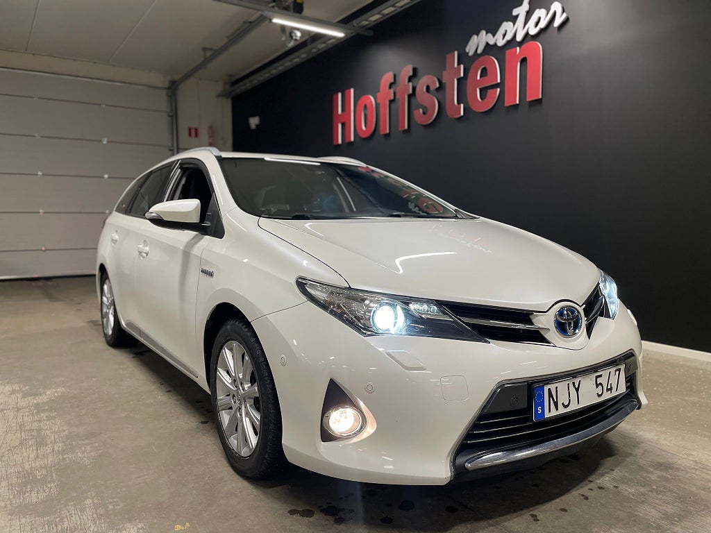 Toyota Auris Touring Sports Hybrid e-CVT Executive