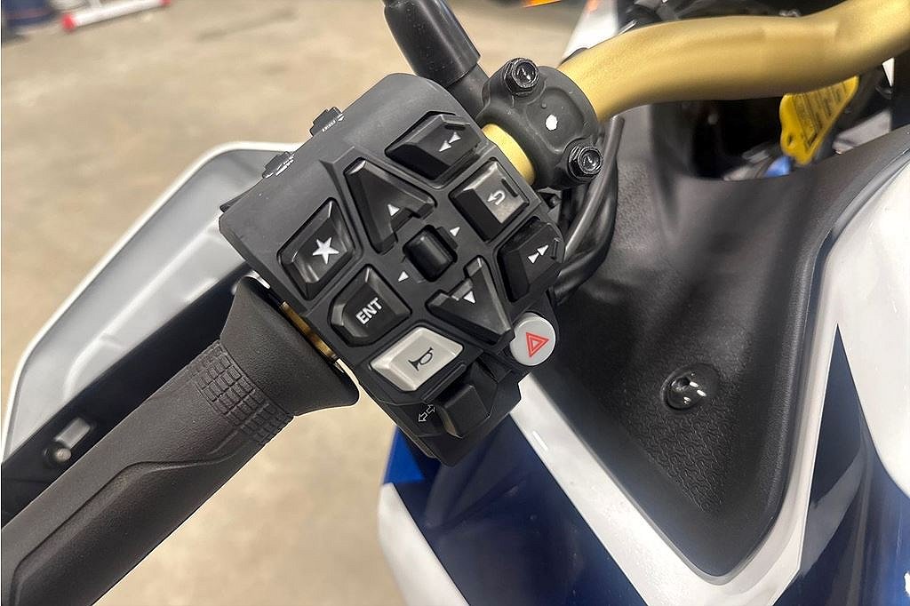 Honda CRF1100A4 CRF1100 Africa Twin Adventure Sports, MOMS