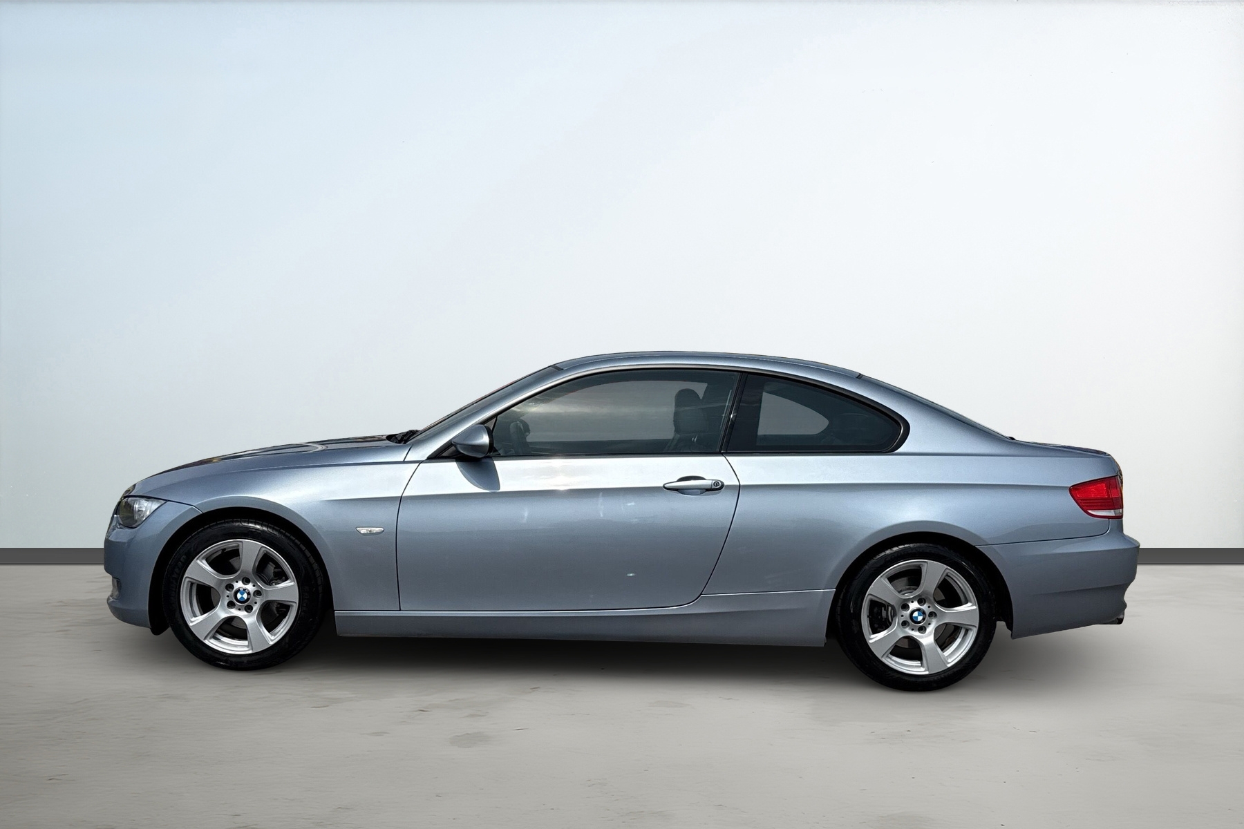 BMW 320 d Coupé Mint Condition 2009, kuva 2/45