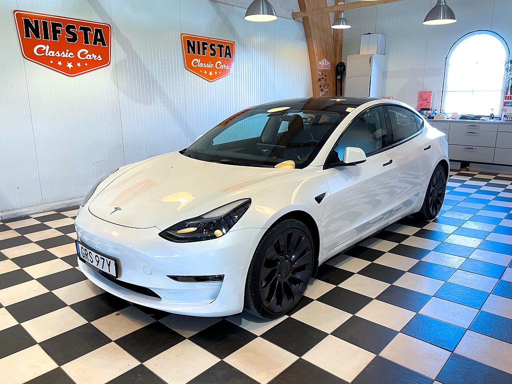 Tesla Model 3 Performance / Svensksåld / 1 ägare