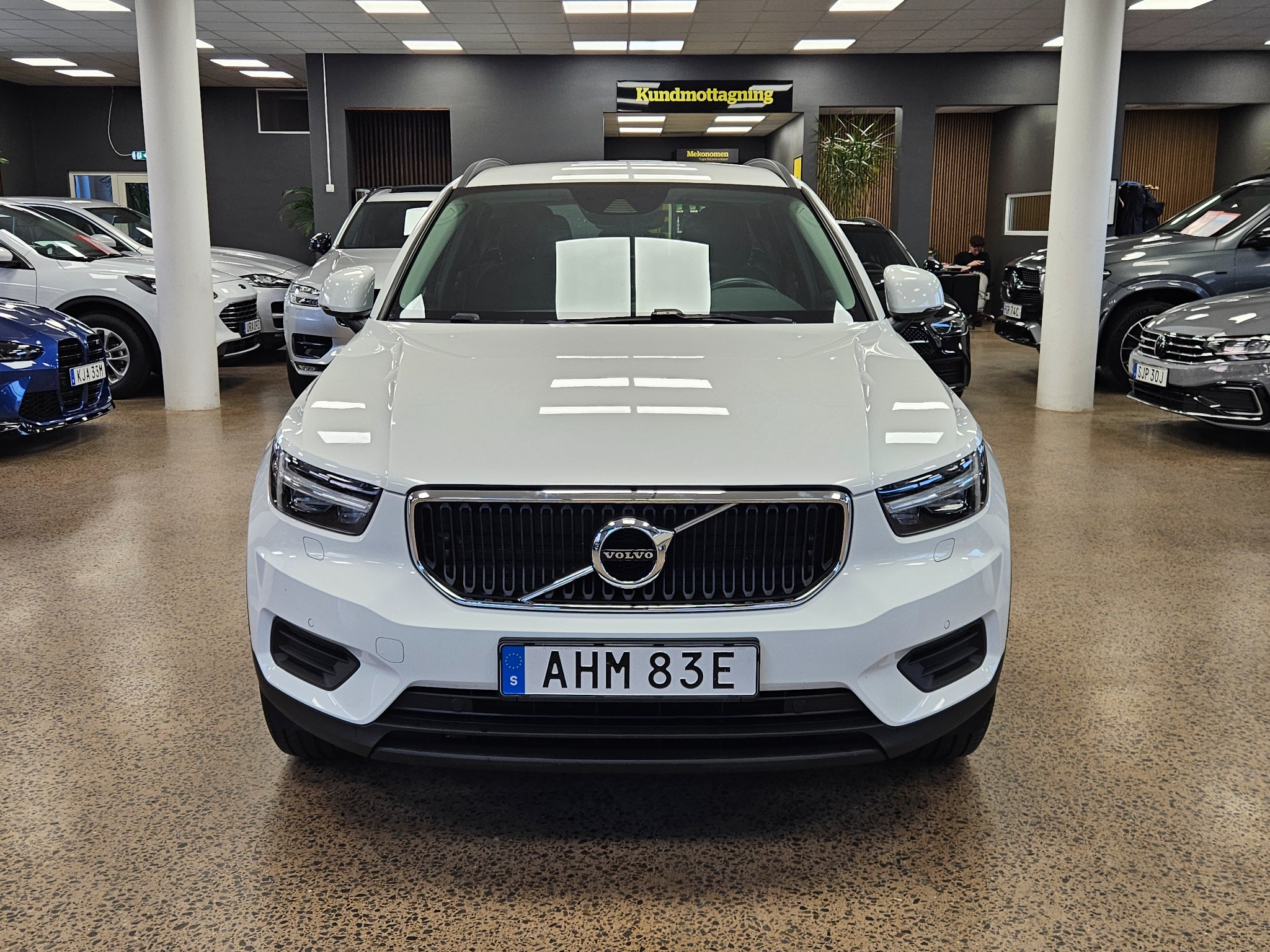 Volvo XC40 T2 FWD Momentum 2021, bild 2/10