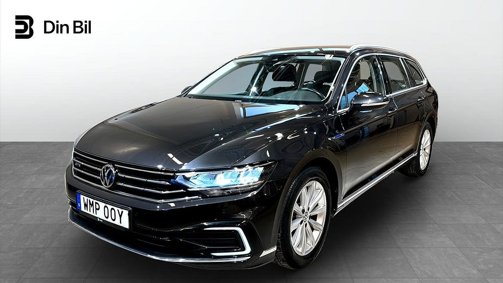 Volkswagen Passat Sportscombi GTE DSG P-värmare/Drag/Navigation