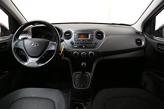 Halvkombi Hyundai i10 12 av 17