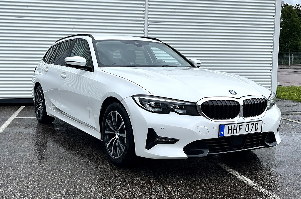BMW 320D xDrive T  Sport line Adaptiv Fh Värmare Drag Kamera 