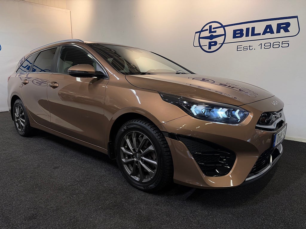 Kia Ceed SW Plug-in Hybrid | 1 ägare/ Nybilsgaranti/ Vhjul/ Drag