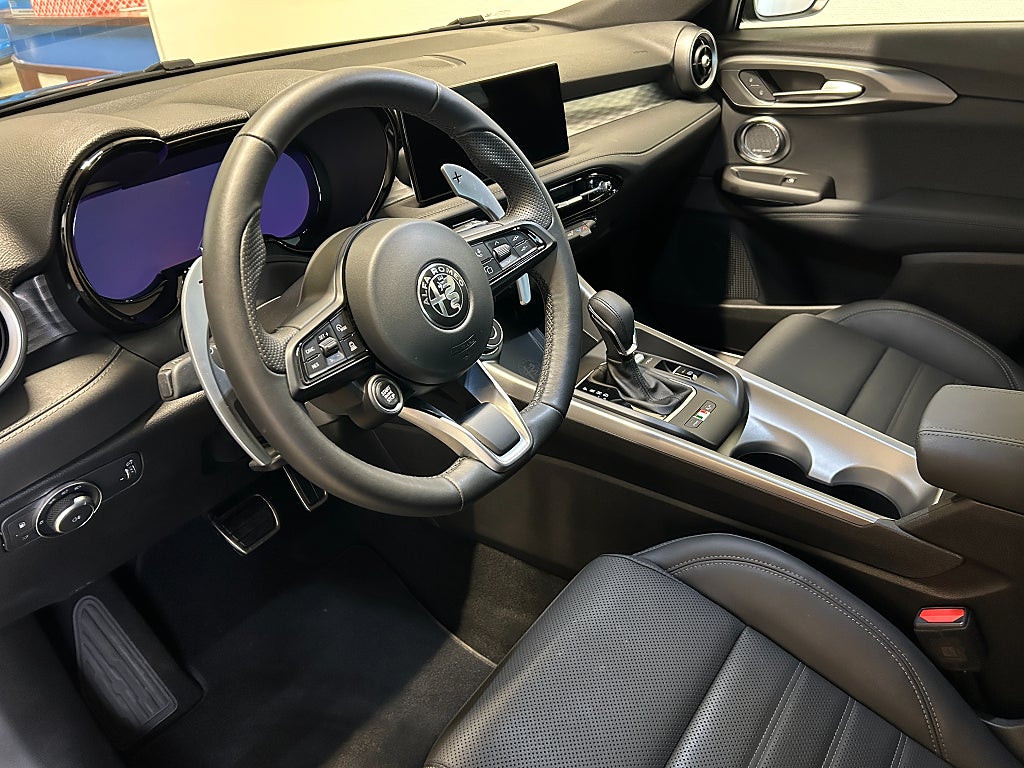 Alfa Romeo Tonale 2023 - miniatyr 10