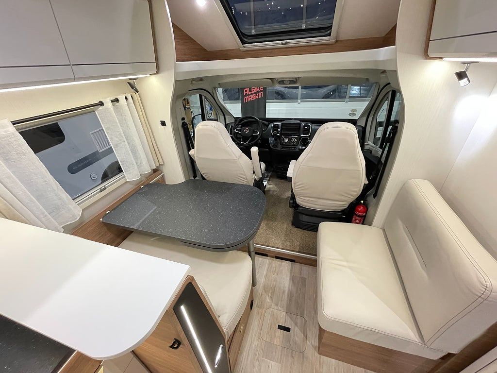 Pilote P 740 GJ / Solcell / B-körkort / Automat /  - Pilote