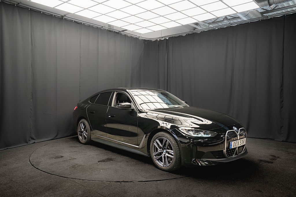 BMW i4 eDrive40 PANO LÄDER KAMERA ADAPTIV FART 83.9kWh MOMS