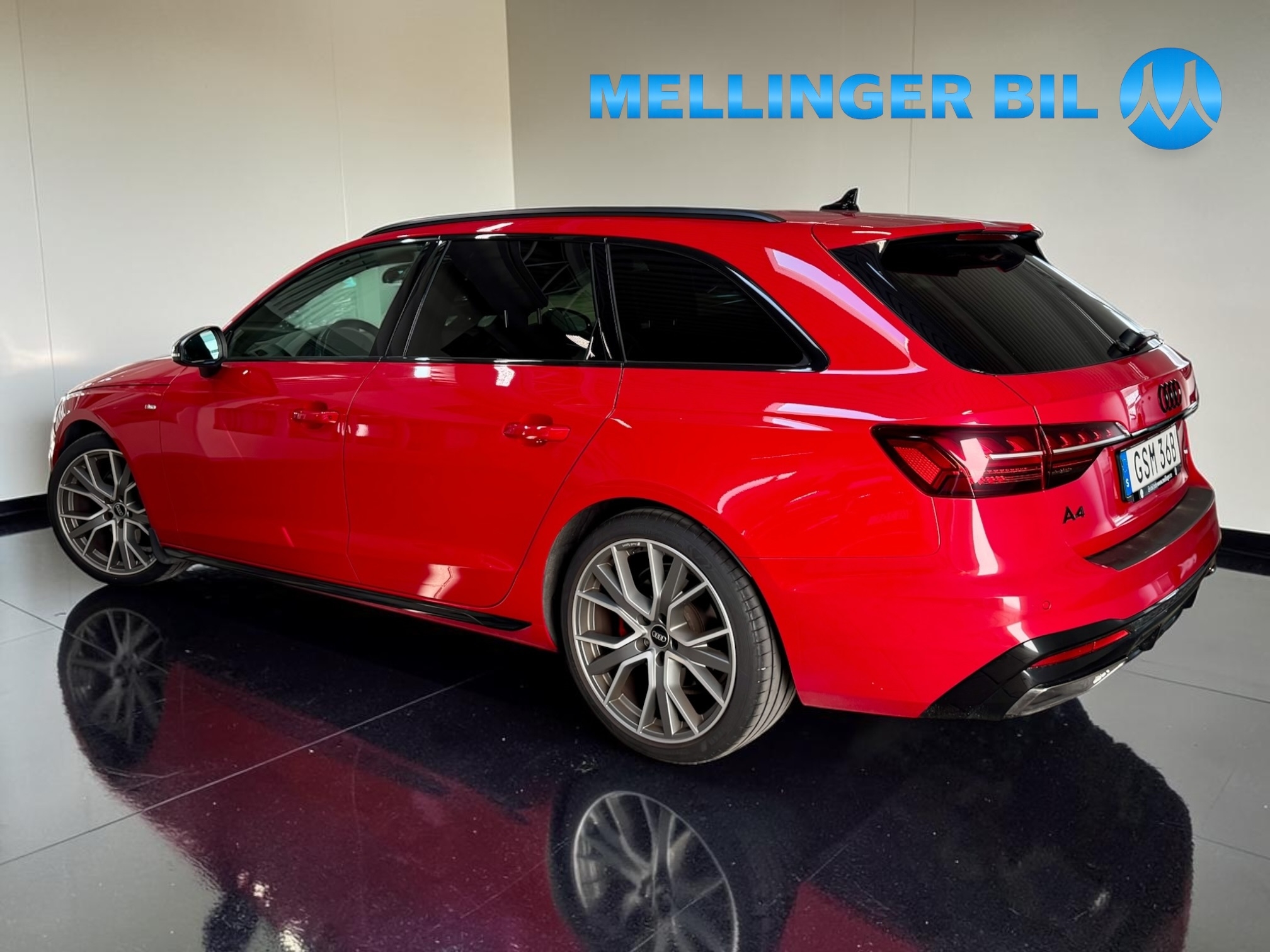 Audi A4 2023, photo 4/49
