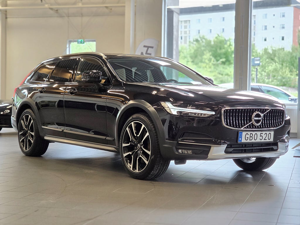 Volvo V90 Cross Country D4 190hk AWD / Inscription Pro / Panorama / Dr