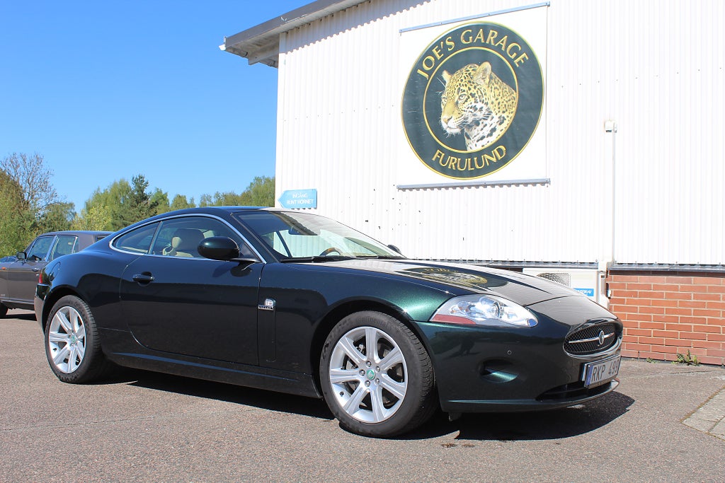 Jaguar XK 4.2 V8 fantastiska färger, perfekt skött+dokumentation!