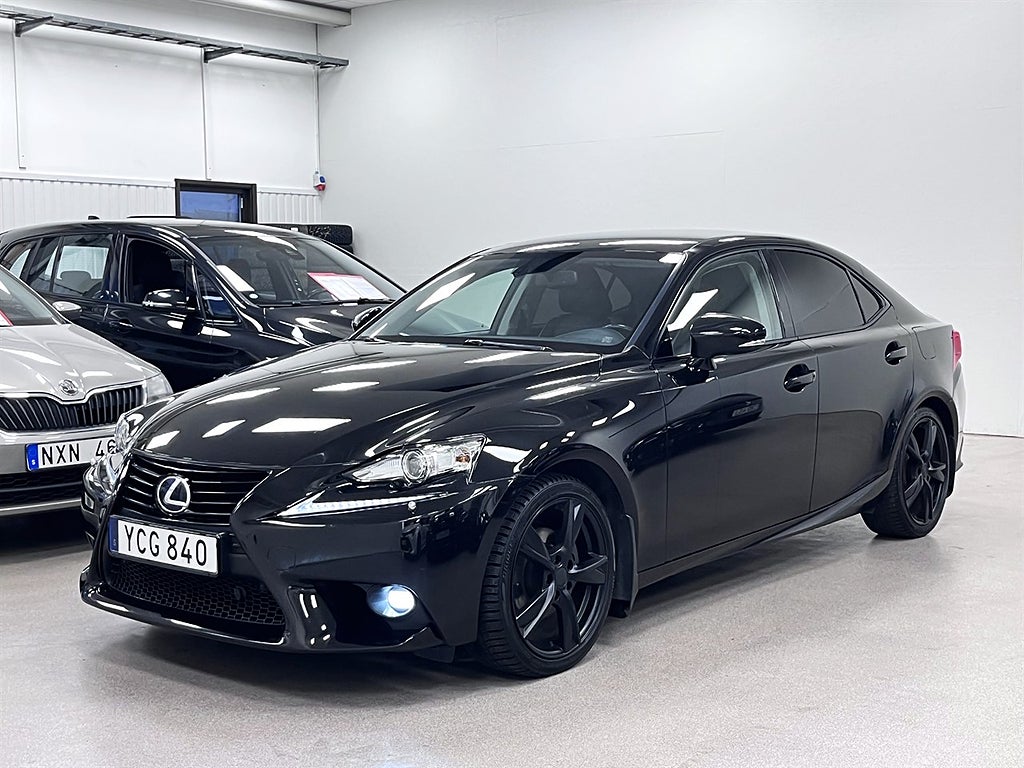 Lexus IS 300h HYBRID F-SPORT/SPECIAL EDITION NYSERVAD