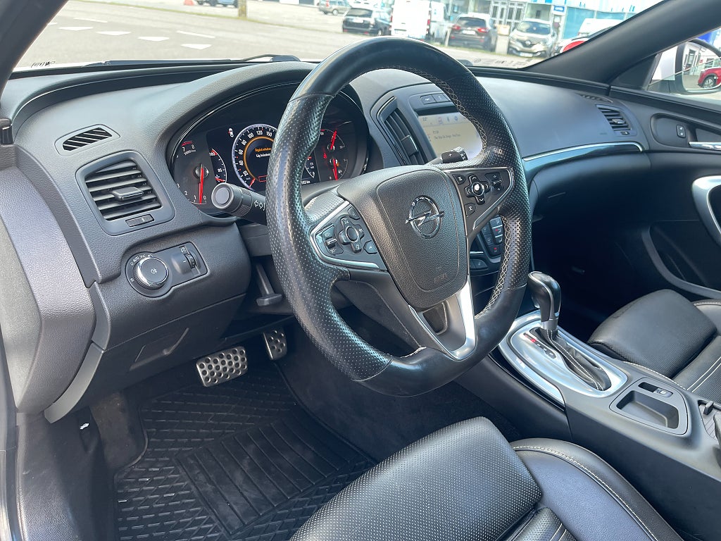Opel Insignia OPC Sports Tourer 2.8 V6 Turbo 4x4 OPC 325 hk *RECARO*