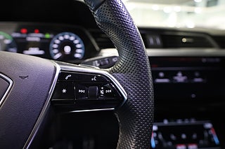 SUV Audi q8-e-tron 28 av 31