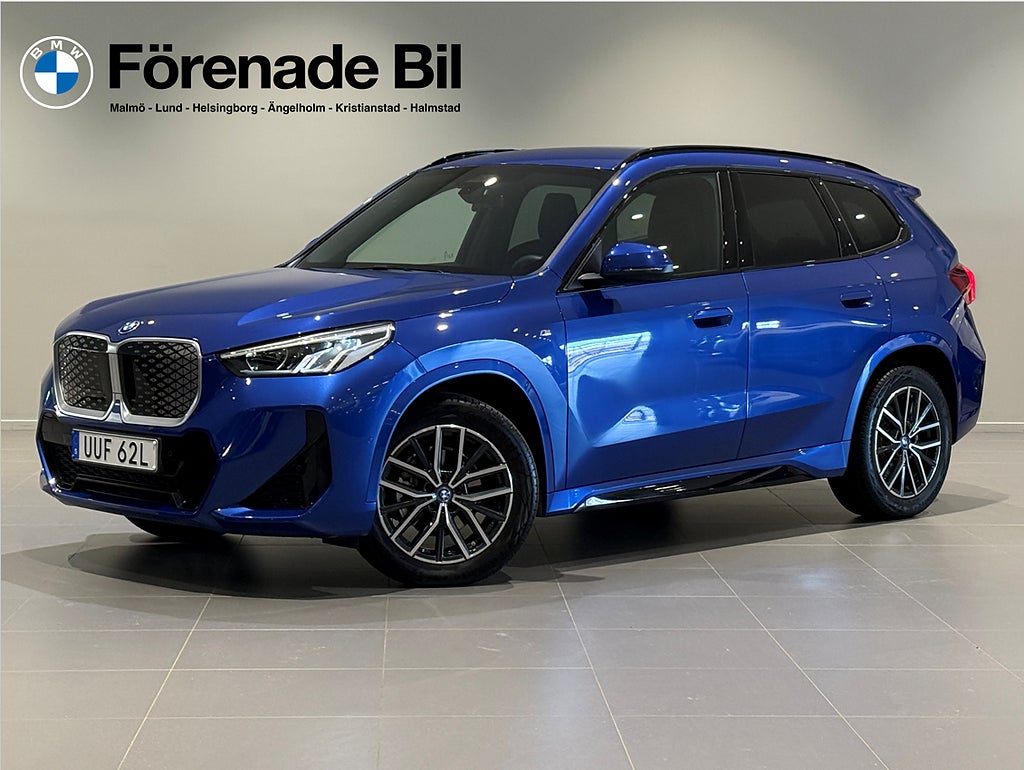 BMW iX1 eDrive20 M Sport Adpt Farth Drag 18" Sportstol Rattv.