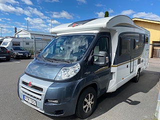 Husbil-halvintegrerad Bürstner Ixeo Time 3 av 9