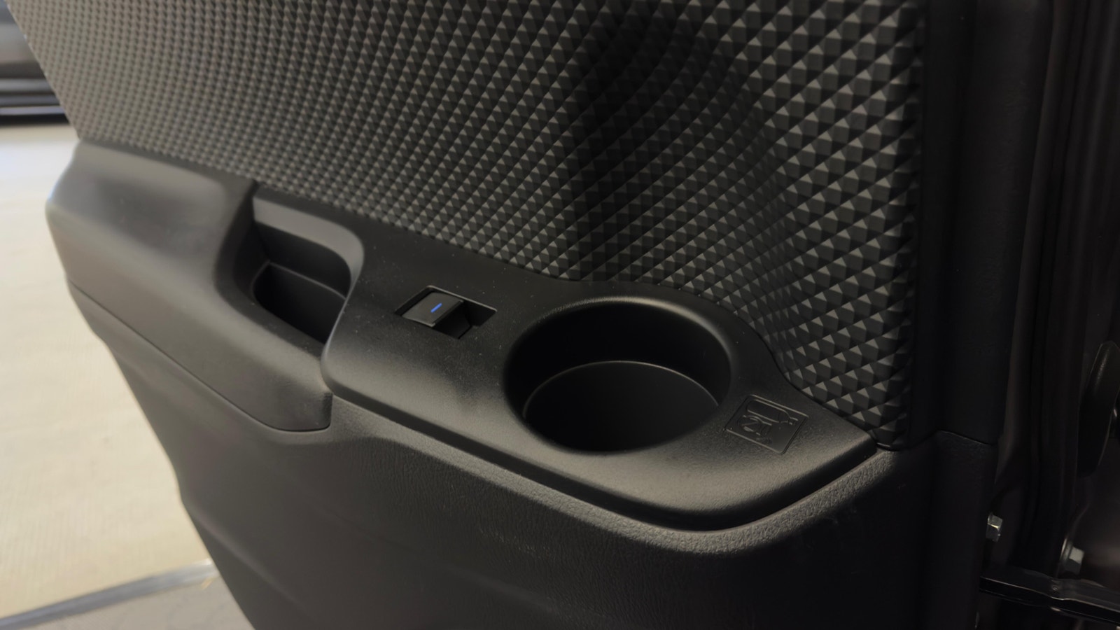 Toyota C-HR Hybrid 2.0 184hk X-Edition |Backkamera|Keyless 2022 - miniatyr 27