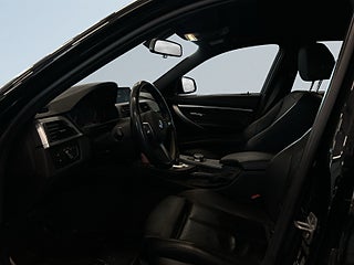 BMW 330i Touring M Sport S&V-hjul/Navi/Skinn/Farthållare/Drag