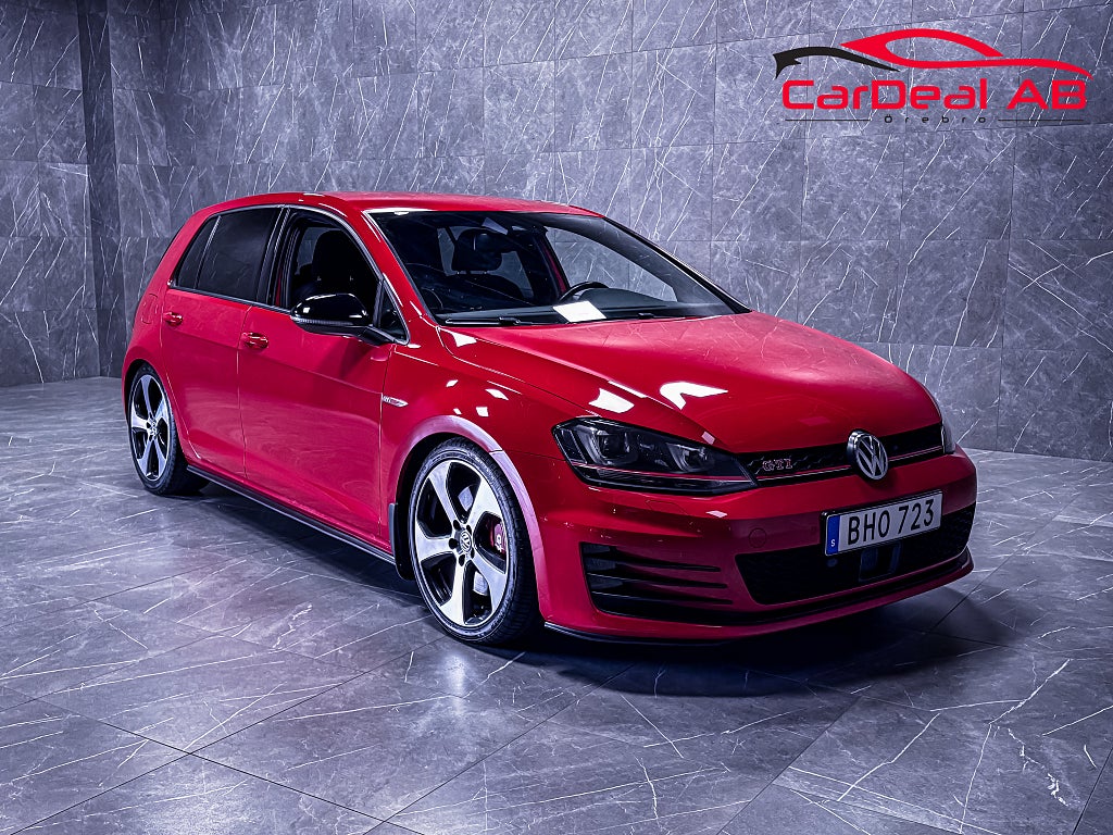 Volkswagen Golf GTI Performance 2.0 TSI Värmare CarPlay Kamera Drag