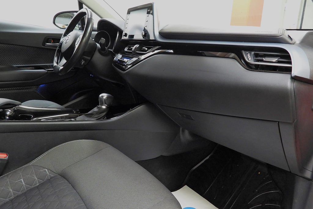 Toyota C-HR Hybrid CVT, 122hk, 2021