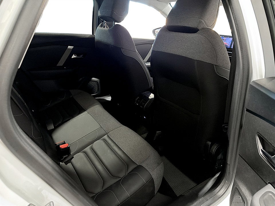 Bild på Citroën C4-X Shine 1.2 PT 130hk Aut B-KAMERA RATTVÄRME