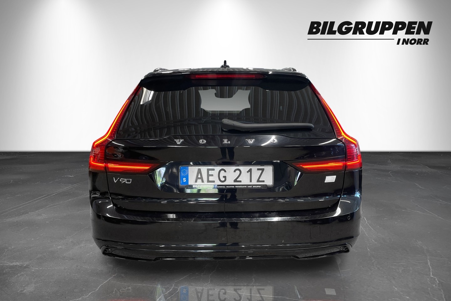Volvo V90 Recharge T6 AWD R-Design 2021, bild 7/44