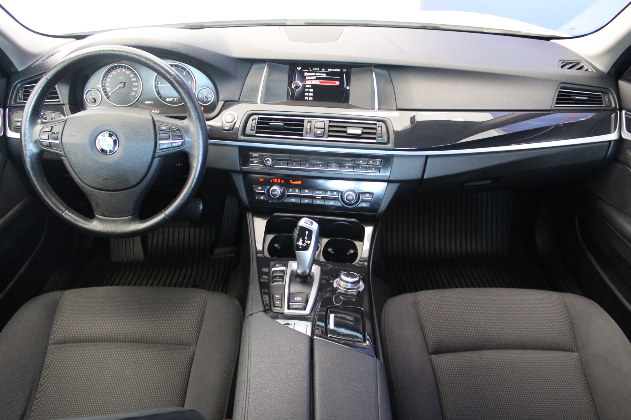 BMW 520 2015, bild 7/39