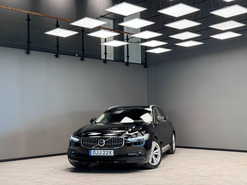 Volvo V90 B4 AWD Momentum/Drag/VOC/Navi/B-kamera