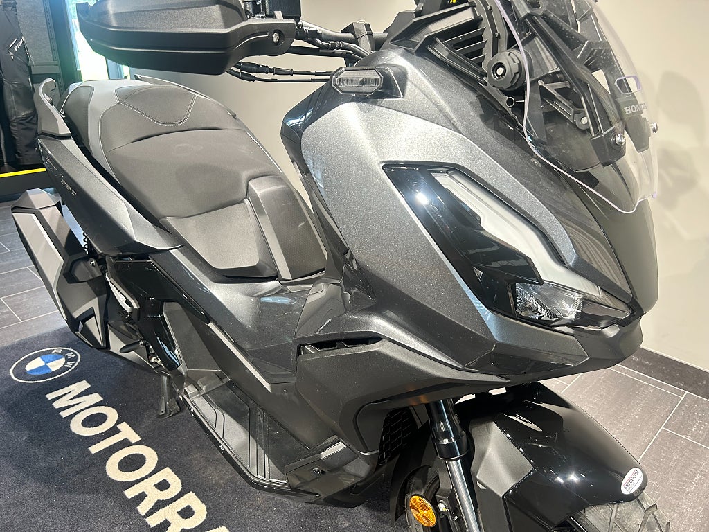 Honda ADV 350 /3,45%/2026/129 mil!
