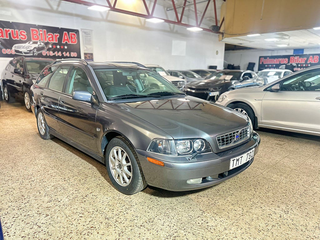Volvo V40 2.0T 6000 MIL Ny Servad & Besiktigad