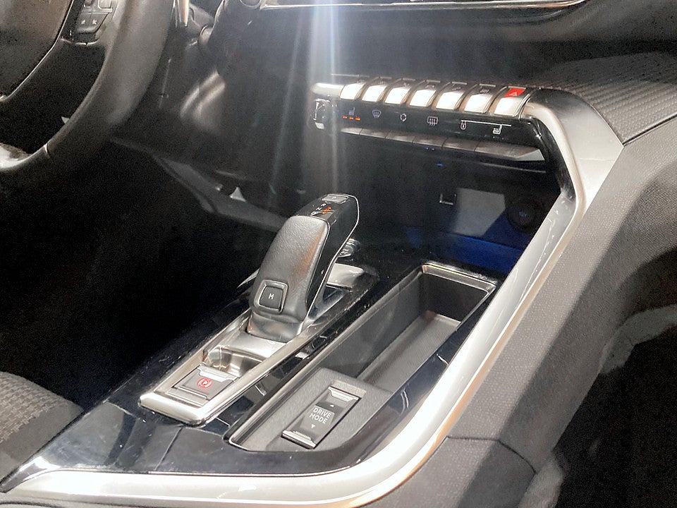 Bild på Peugeot 5008 Active Pack 1.2 PT 130hk Aut B-KAMERA CARPLAY