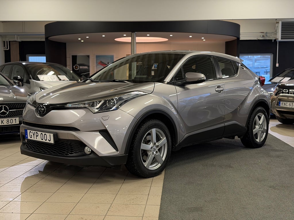 Toyota C-HR 1.2 Turbo Active/Adaptiv farth/kamera/Årsskatt 888kr 