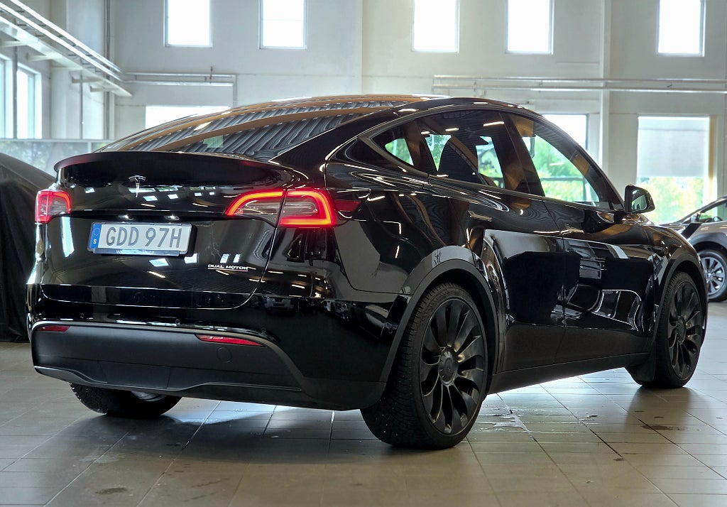Tesla Model Y Performance 534hk AWD / Autopilot / Momsbil