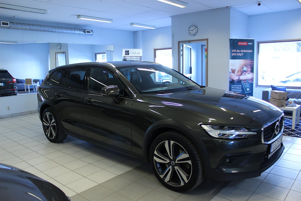 Volvo V60 Cross Country D4 AWD Momentum 