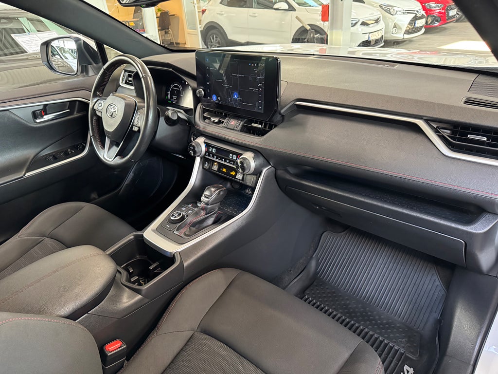 Toyota RAV4 2023 - miniatyr 6