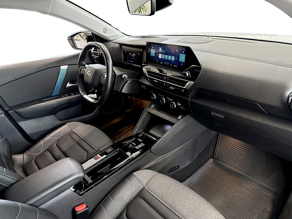 Bild på Citroën e-C4 Shine 50kWh 136hk Aut B-KAMERA CARPLAY