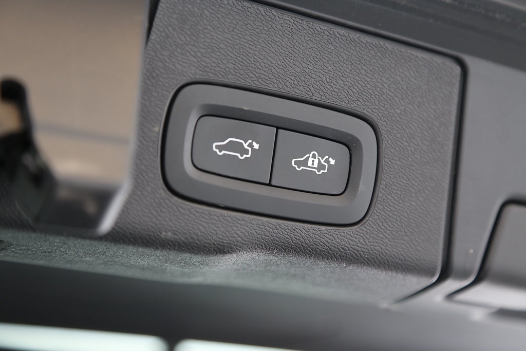 Volvo XC60 Recharge T6 Inscription AWD Pano Skinn Orrefors Drag 2022