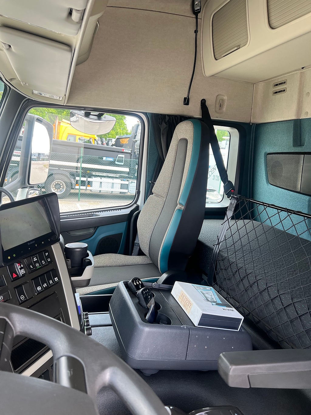 Volvo FM13 410 6x2 Skåpbil, *17 400 Mil*, Euro 6