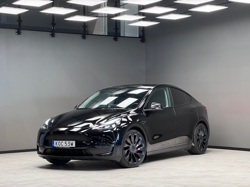 Tesla Model Y Performance / 3,99% Ränta / Värmare 