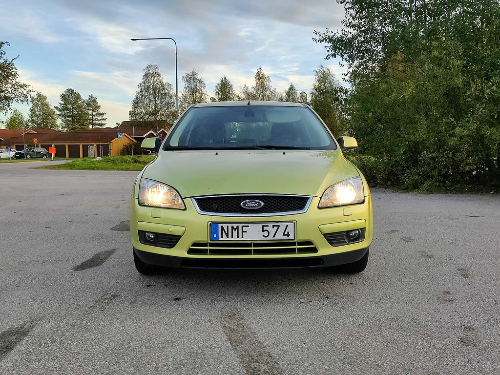 Ford Focus 5-dörrars 1.8 Flexifuel