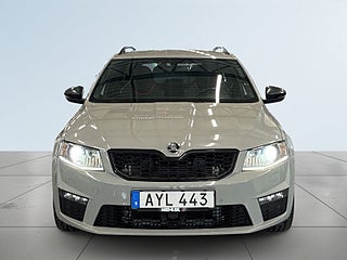 Skoda Octavia Kombi 2.0 TDI 4×4 RS S&V-hjul/Carplay/Drag/Canton/Skinn – bild 2
