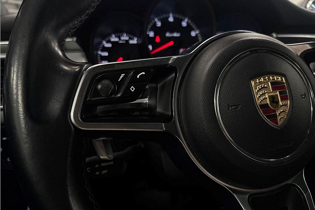 Porsche Macan Turbo 400hk PDK Sport, Pano, Navi, 360