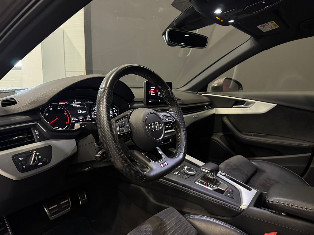 Audi A4 Avant 2.0 TDI Q *3,99%* S-Line Matrix 18" Värmare