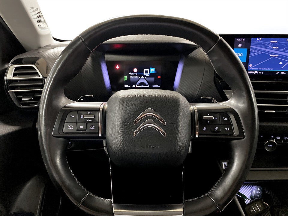 Bild på Citroën C4 Shine 1.2 PT 155hk Aut B-KAMERA CARPLAY