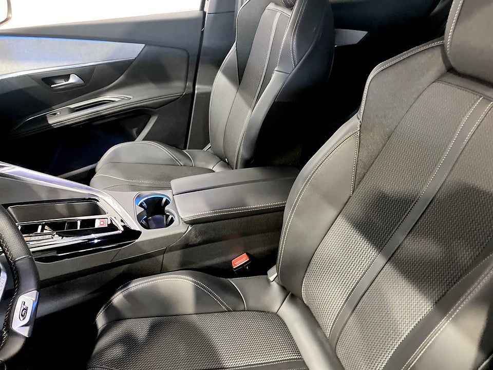 Bild på Peugeot 3008 GT 1.2 PT 130hk B-KAMERA CARPLAY