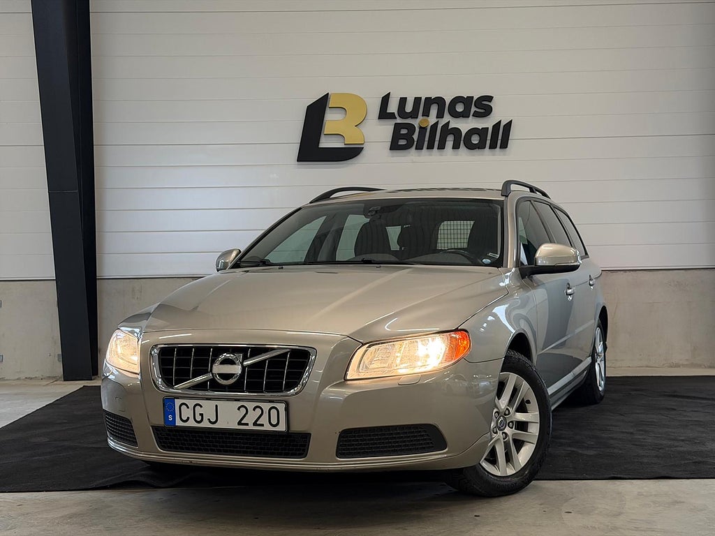 Volvo V70 2.5FT AFV Kinetic Euro 5/Låga mil/2 Brukare/Kamrem bytt