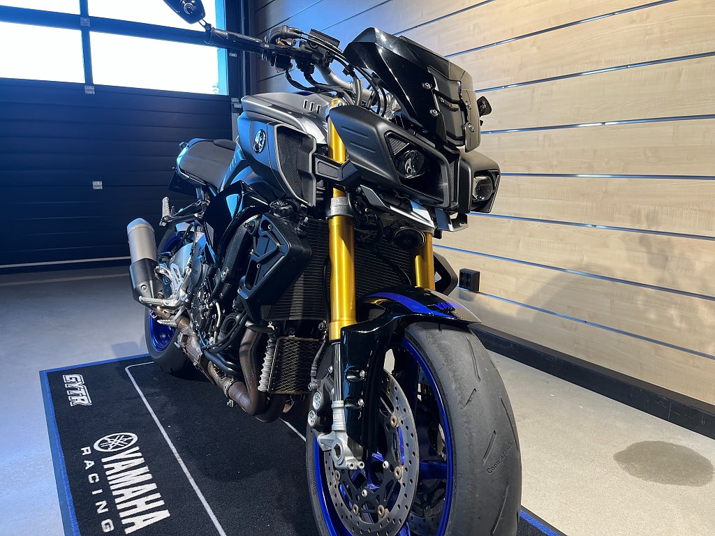 Yamaha MT-10 SP / 160hk / Tail tidy / Öhlins fjädring