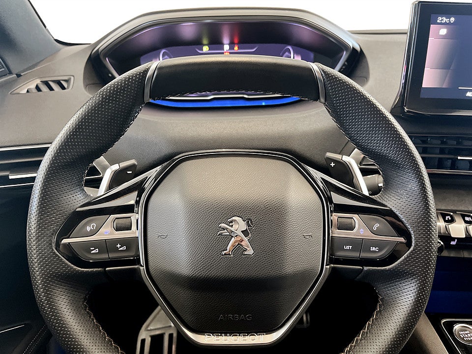 Bild på Peugeot 5008 GT 1.2 PT 130hk Aut 7-SITS B-KAMERA CARPLAY