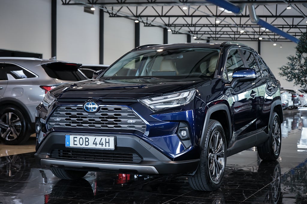 Toyota RAV4 Hybrid AWD-i E-CVT Executive | Kamera | Navi | Rattvär 